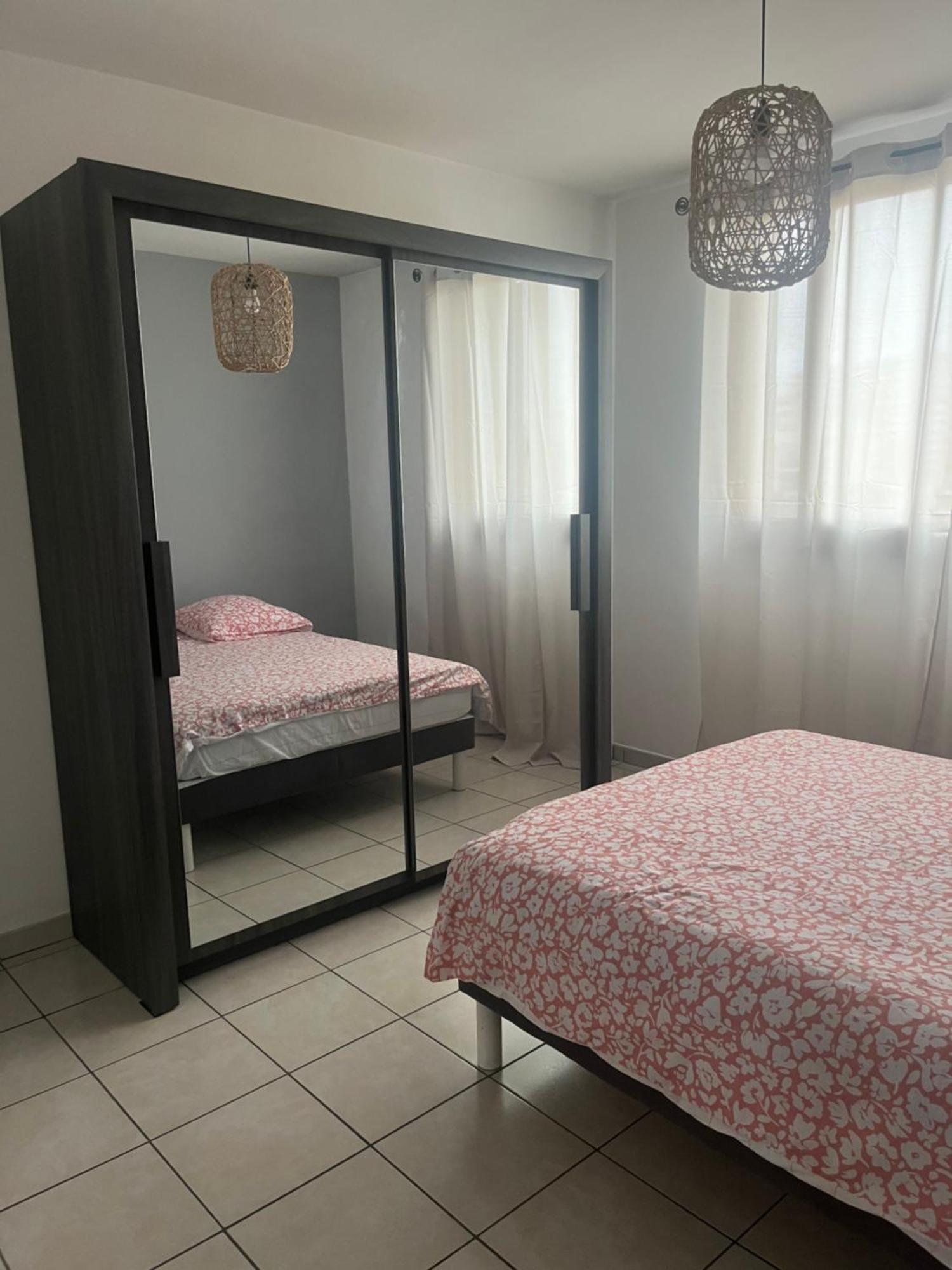Appart T3 Proche Metro -Draps Et Serviettes Inclus Marseille Exterior photo
